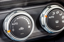 Changer le motoventilateur de chauffage sur le véhicule CitroënC2 HDi 70